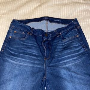 Revery Mid-Rise Skinny Jean